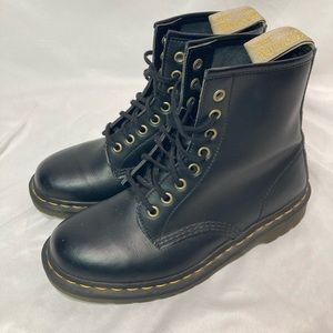 Dr Martens 1460 Felix Airwair Boots Vegan Leather Black sz 8 w sz 7 M